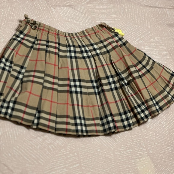 Toddler girl Burberry plaid long sleeve polo shirt with Burberry plaid skirt - Picture 3 of 4